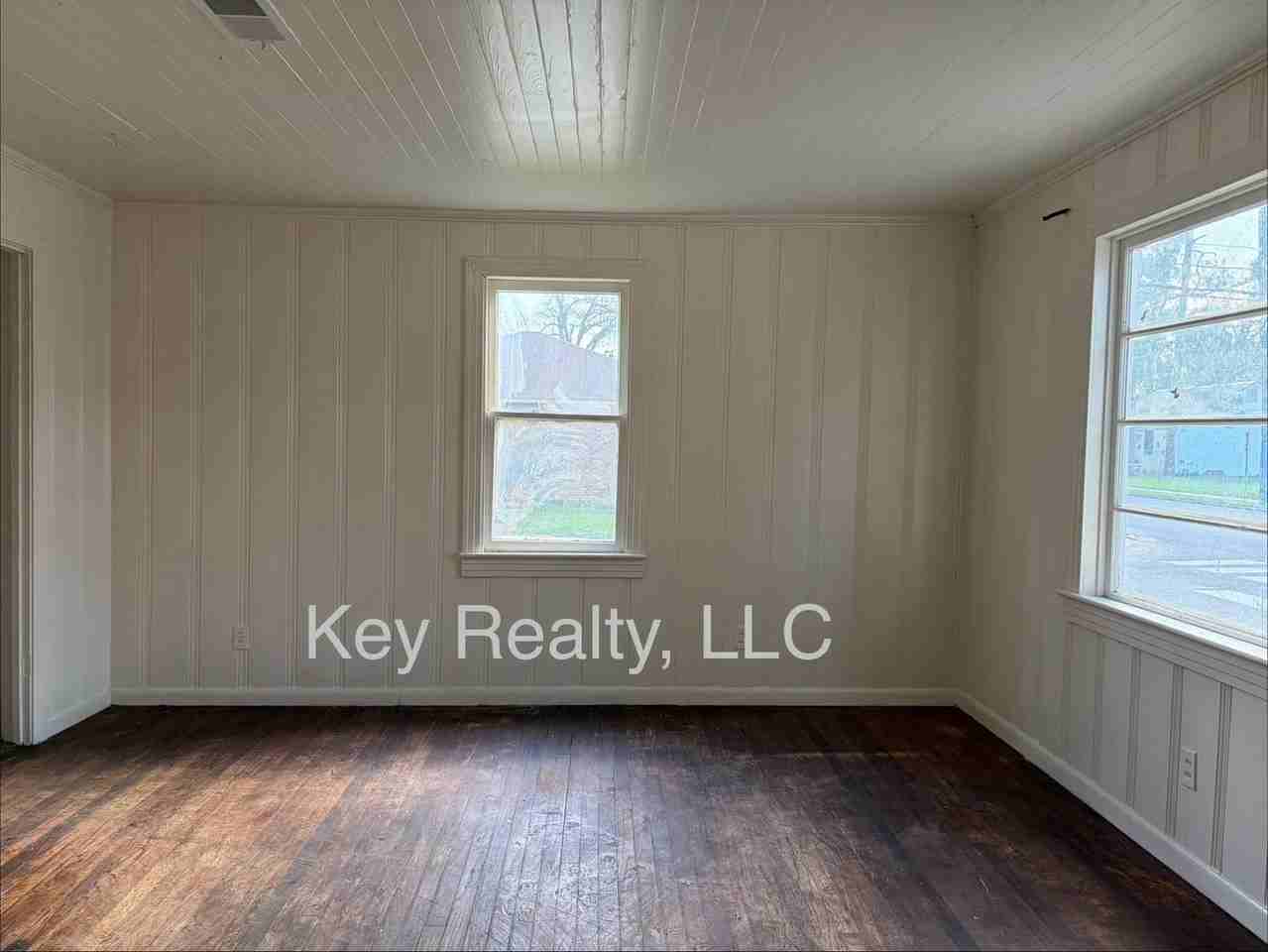 3204 Monroe St - Photo 2 of 6