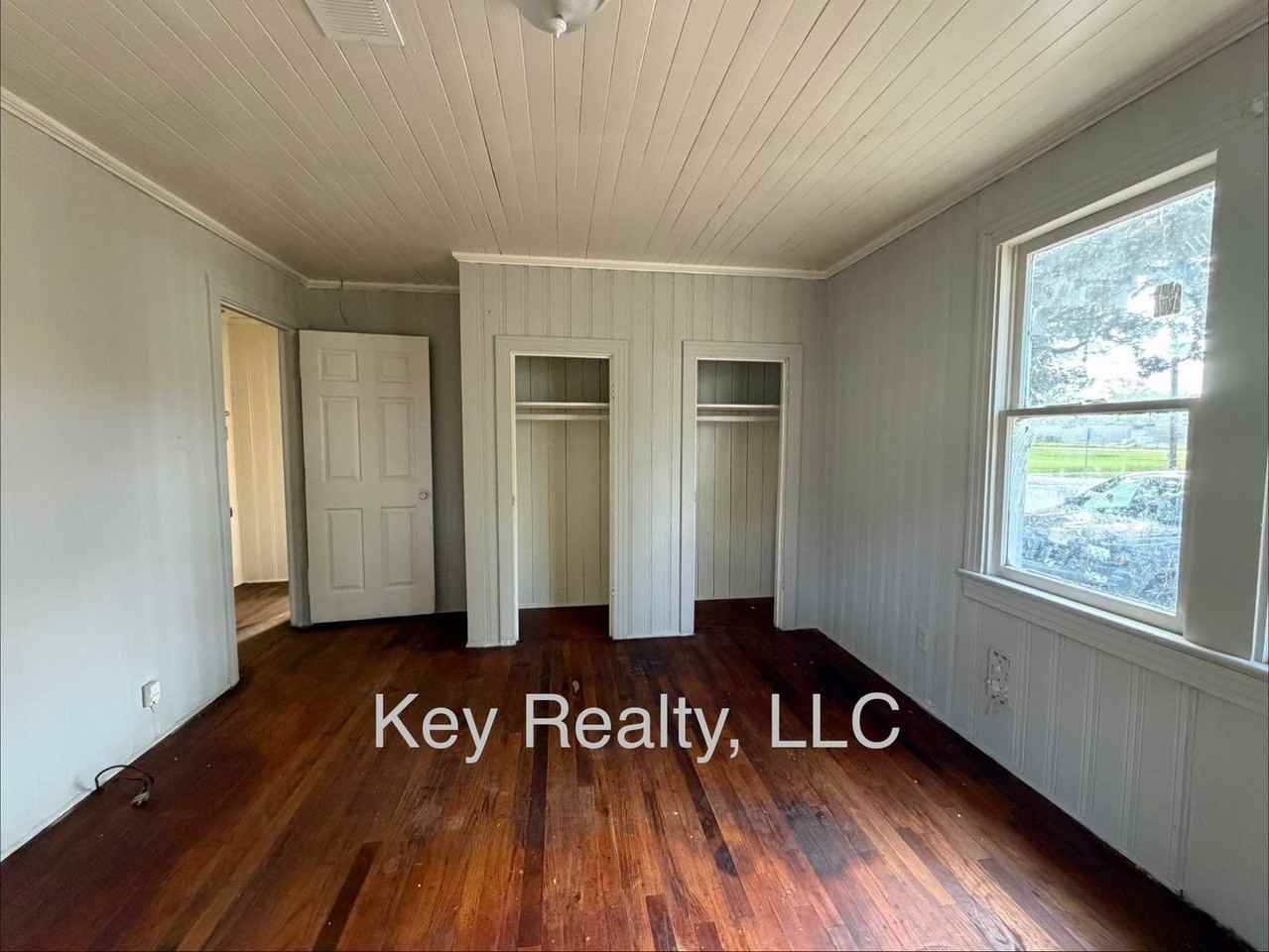 3204 Monroe St - Photo 3 of 6