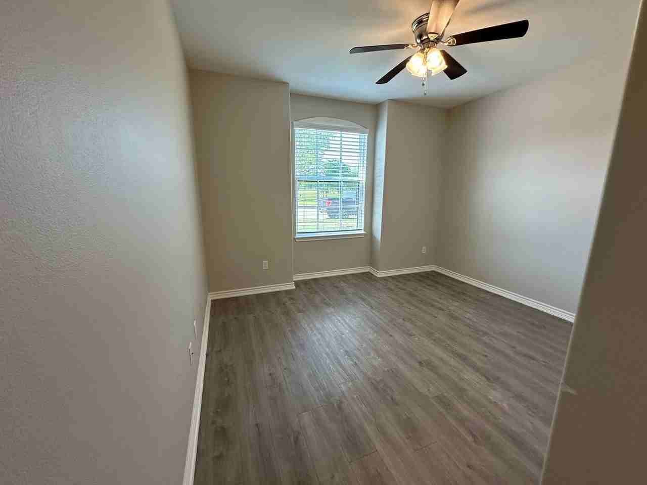 2672 Barbee Rd - Photo 4 of 27