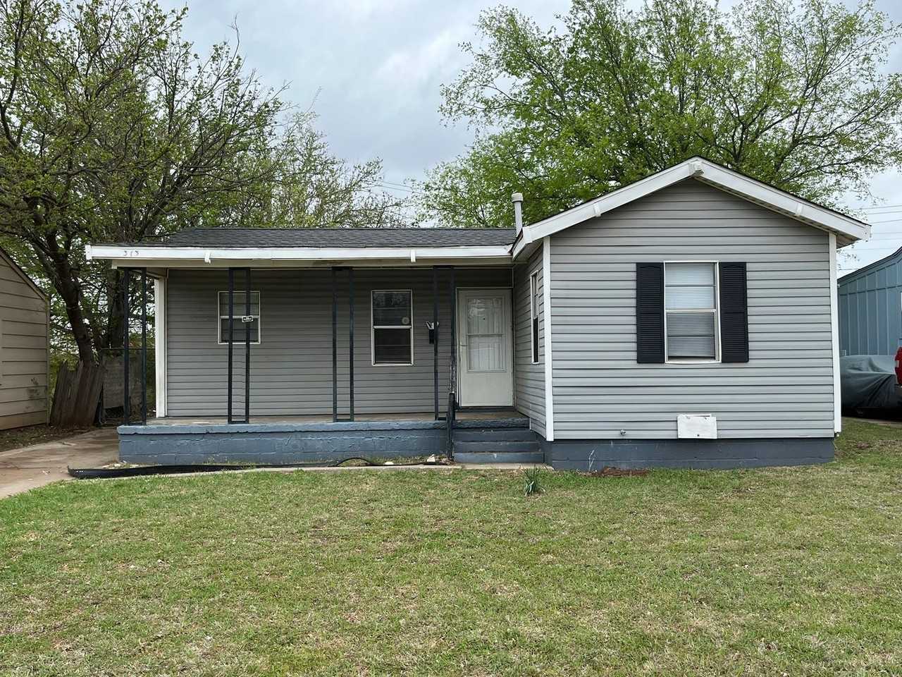 313 W Peach St - Photo 3 of 22