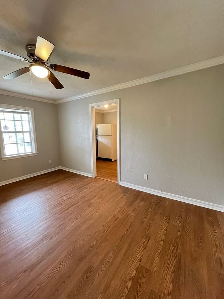 313 W Peach St - Photo 6 of 22