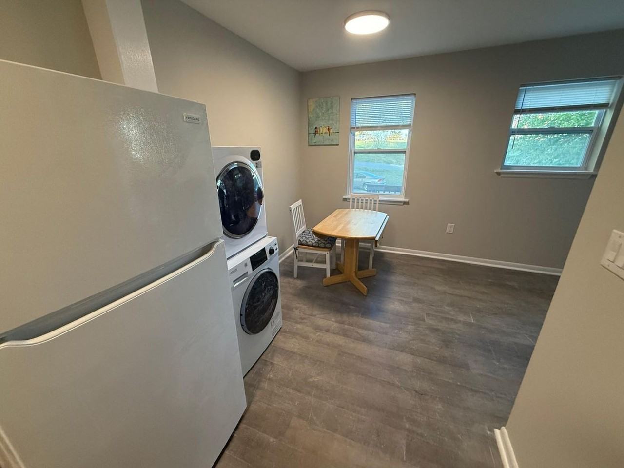 213 N Ann St #4 - Photo 3 of 19