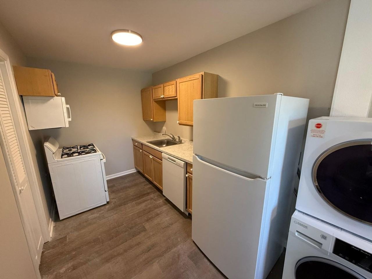 213 N Ann St #4 - Photo 4 of 19