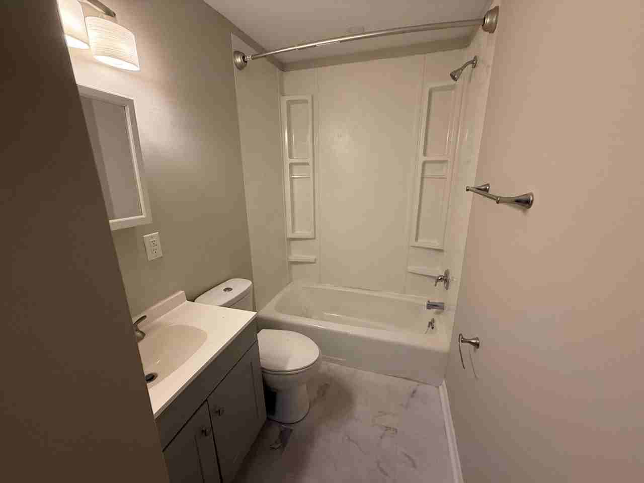 213 N Ann St #4 - Photo 7 of 19