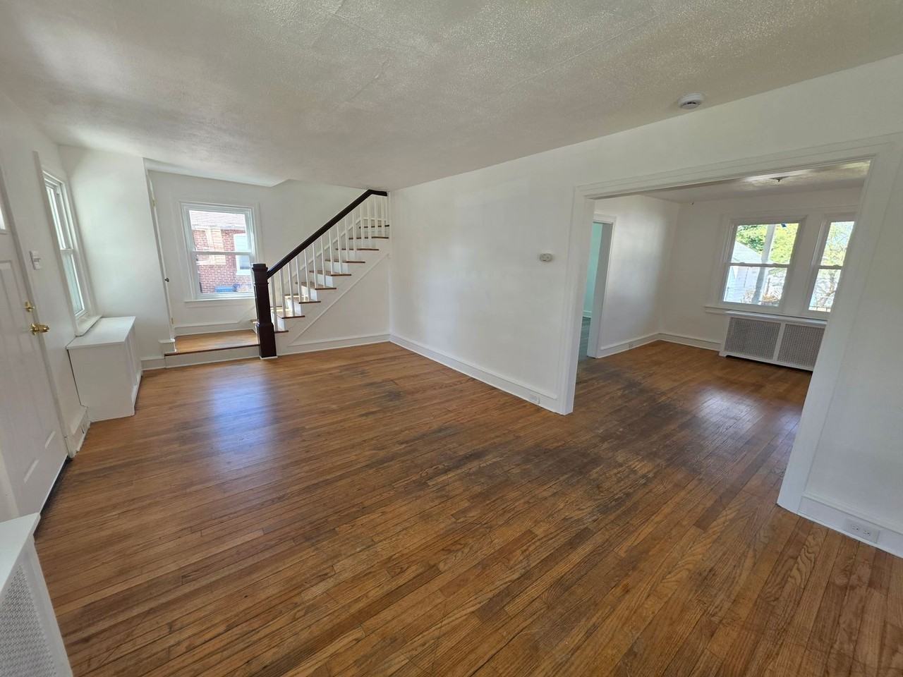 19 W Champlain Ave - Photo 4 of 32