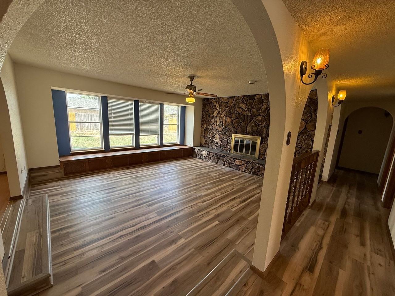 2112 Jonquil Park Dr - Photo 2 of 17