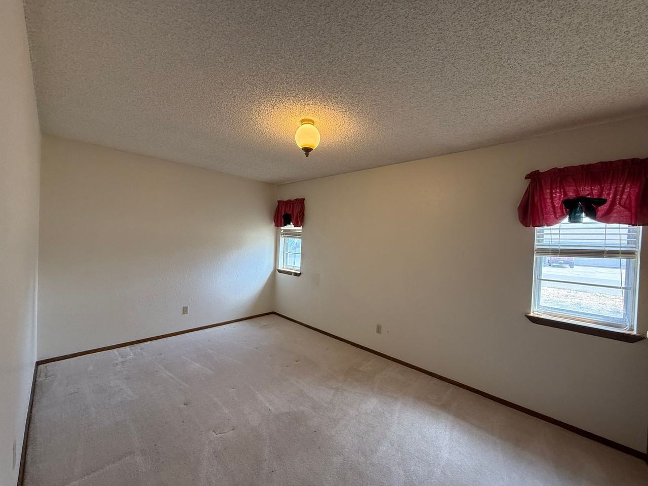 2112 Jonquil Park Dr - Photo 7 of 17