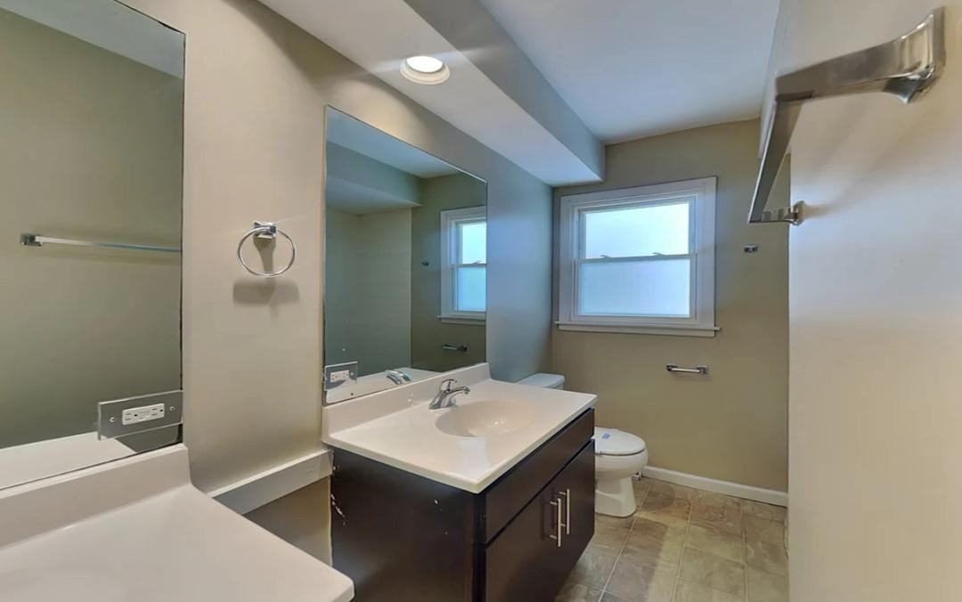 2221 Hickory St #NA - Photo 2 of 5