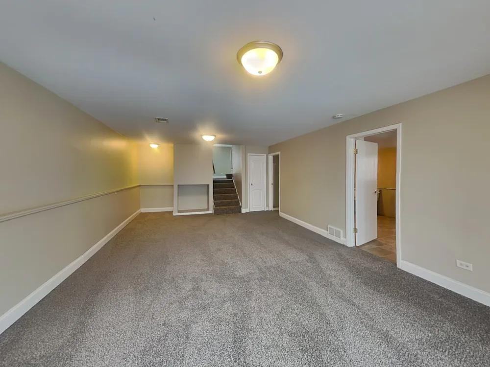 2221 Hickory St #NA - Photo 3 of 5