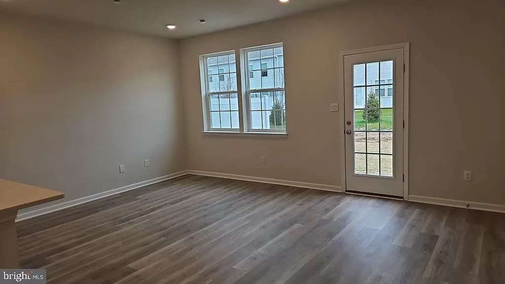 43 Elliot Ln #43 - Photo 5 of 16