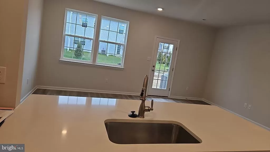 43 Elliot Ln #43 - Photo 4 of 16