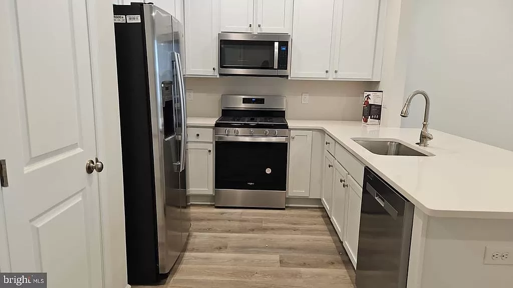 43 Elliot Ln #43 - Photo 3 of 16