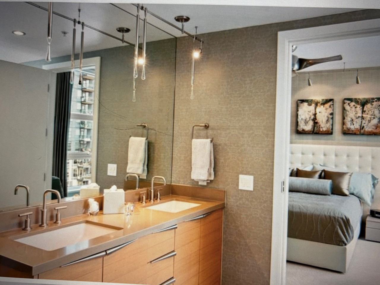 1325 Pacific Hwy #1704 - Photo 7 of 10