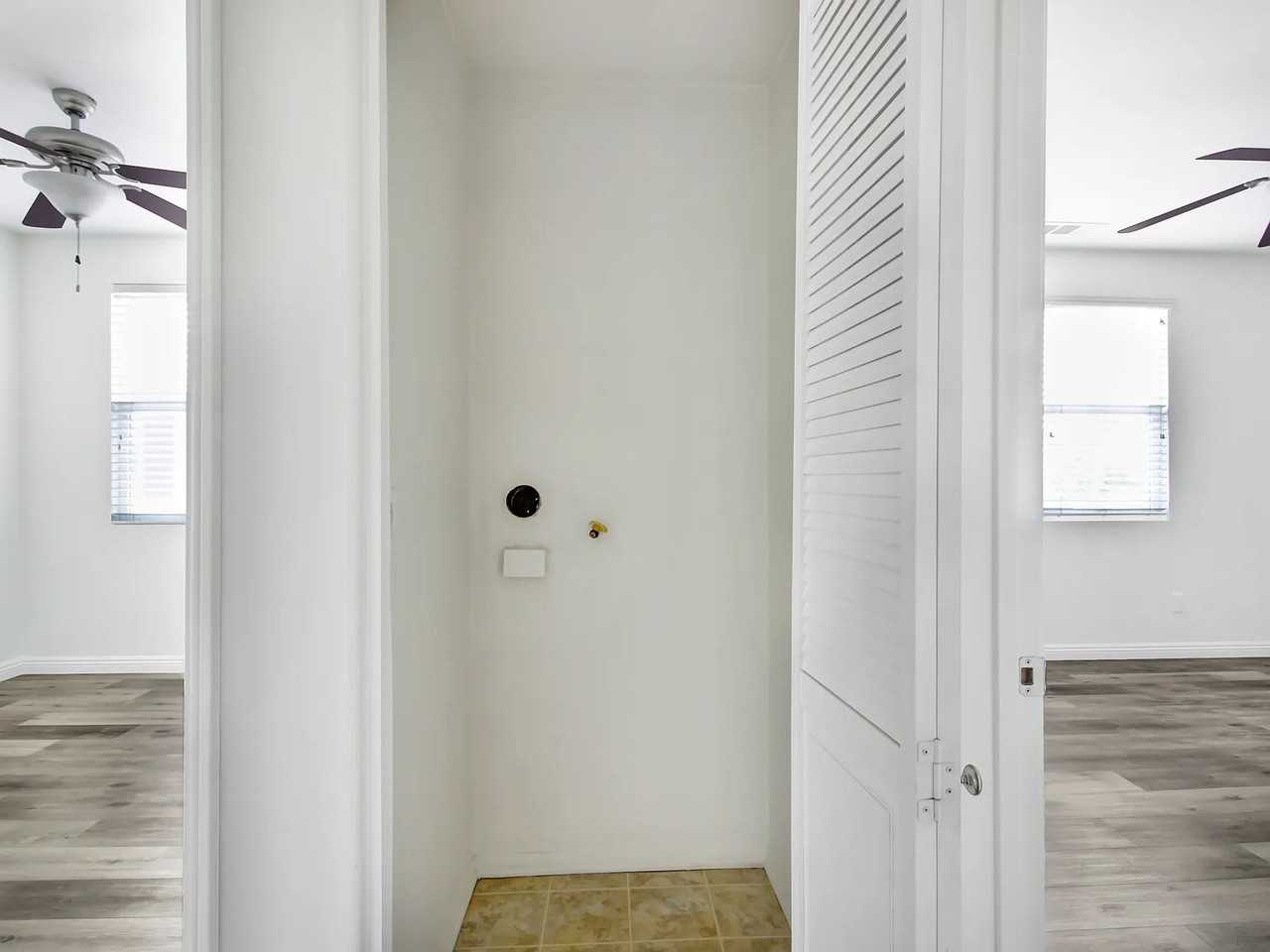 7733 Hess Pl #3 - Photo 5 of 11