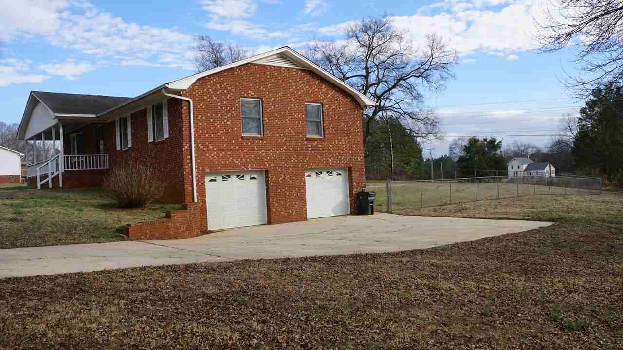 312 Foxcroft Dr #NA - Photo 5 of 19