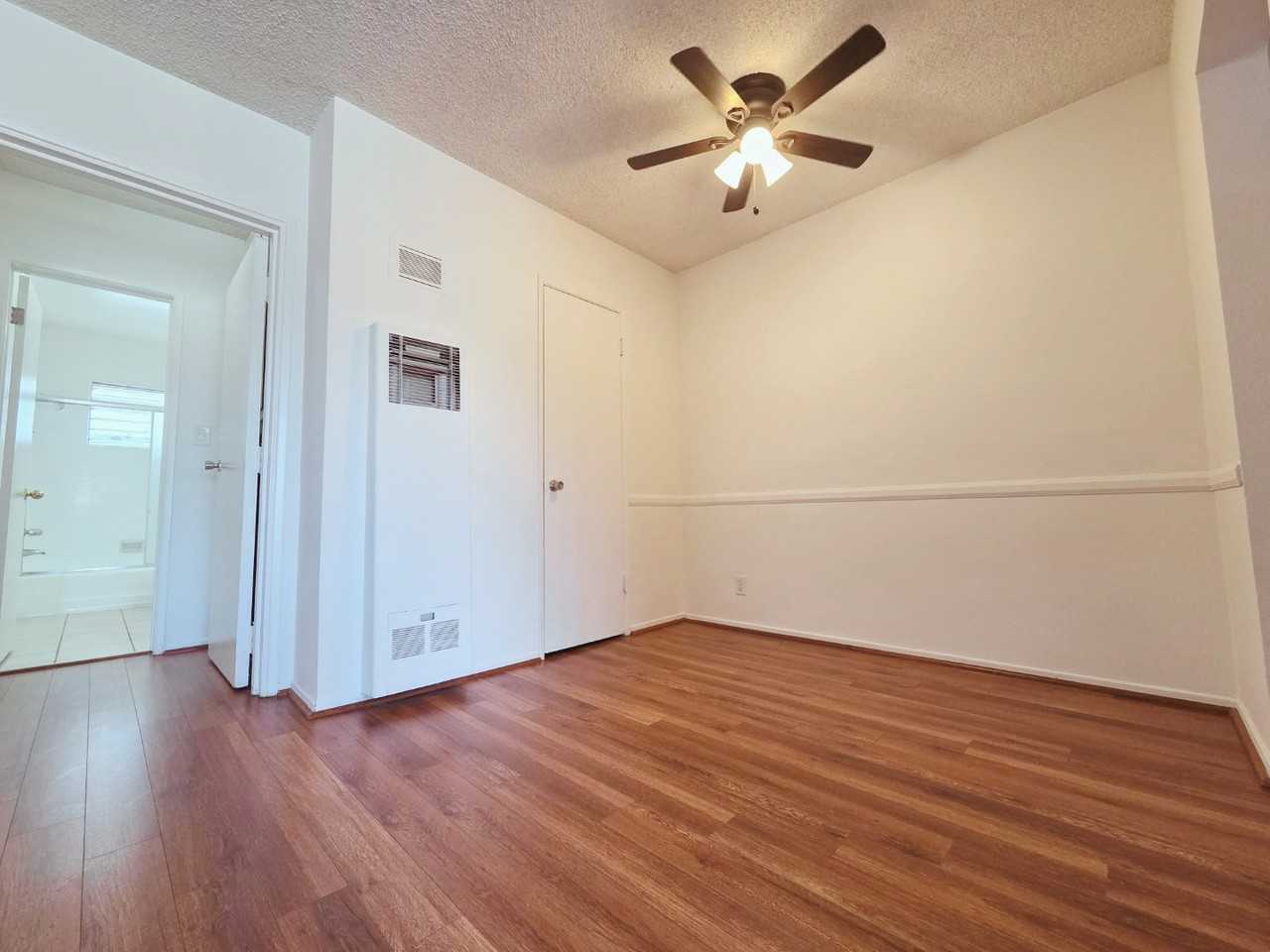 830 Crenshaw Blvd #8 - Photo 4 of 13