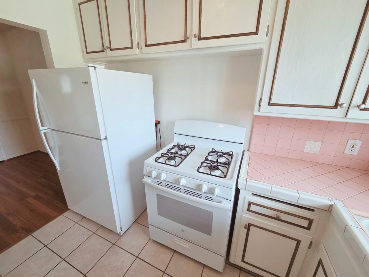 830 Crenshaw Blvd #8 - Photo 7 of 13