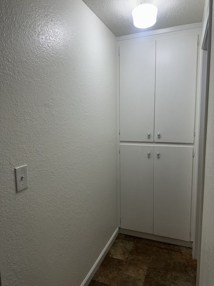 503 Roe St #NA - Photo 4 of 13