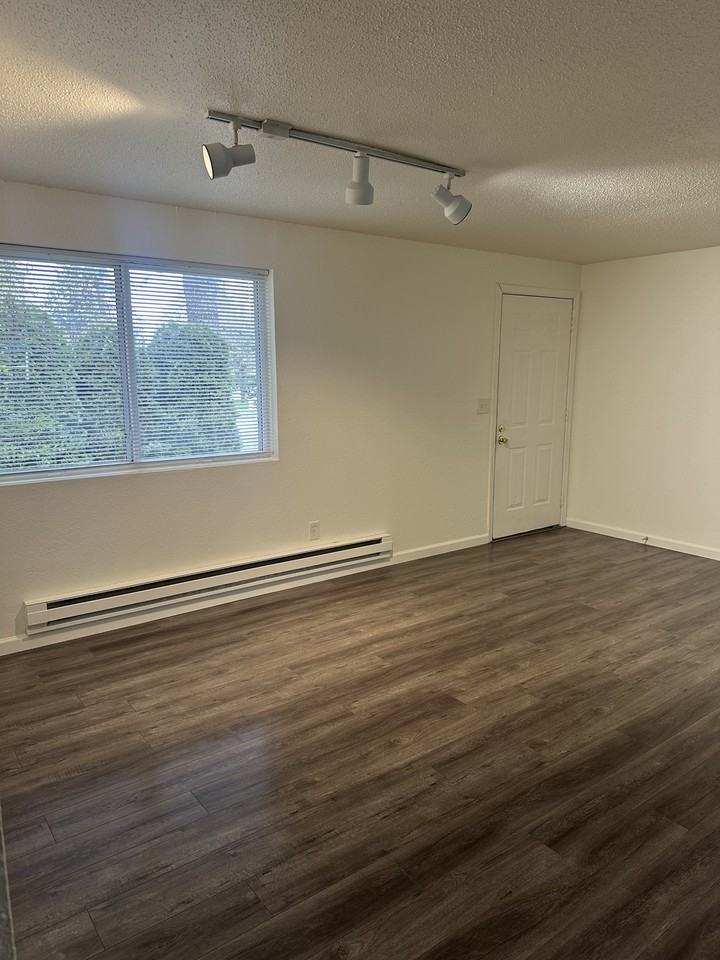 503 Roe St #NA - Photo 7 of 13