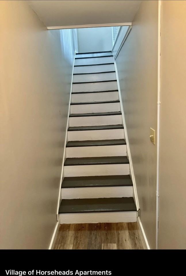 405 Eleanor St #B - Photo 2 of 8