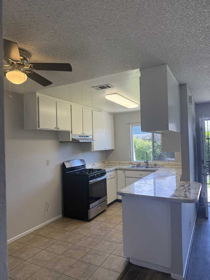 16837 Sultana St #4 - Photo 5 of 15