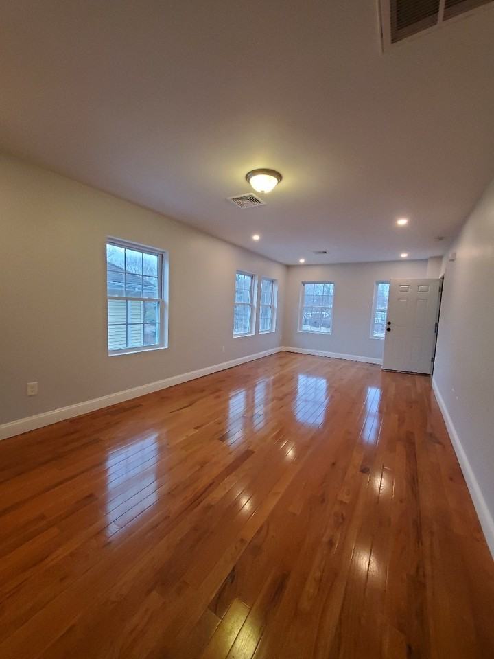 61 Collyer St #1 - Photo 4 of 20