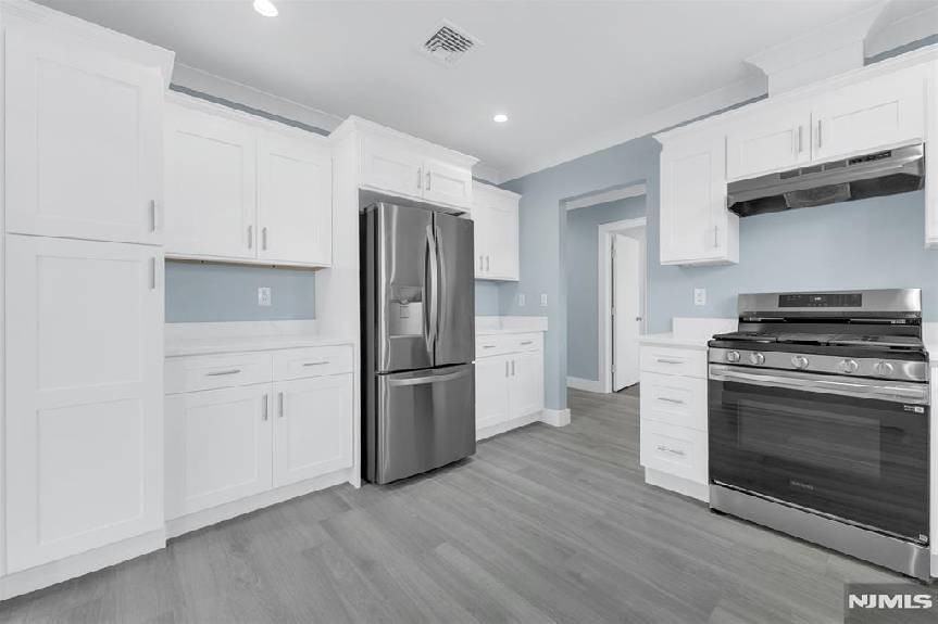 229 Columbia Ave #2 - Photo 7 of 18