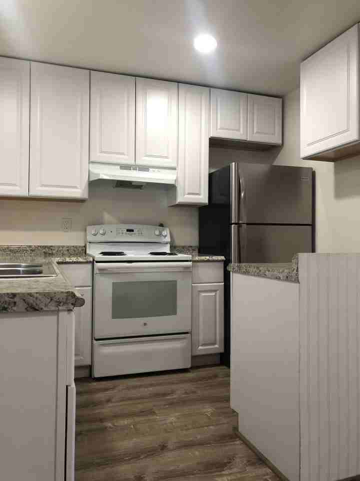 S University St #B - Photo 4 of 22