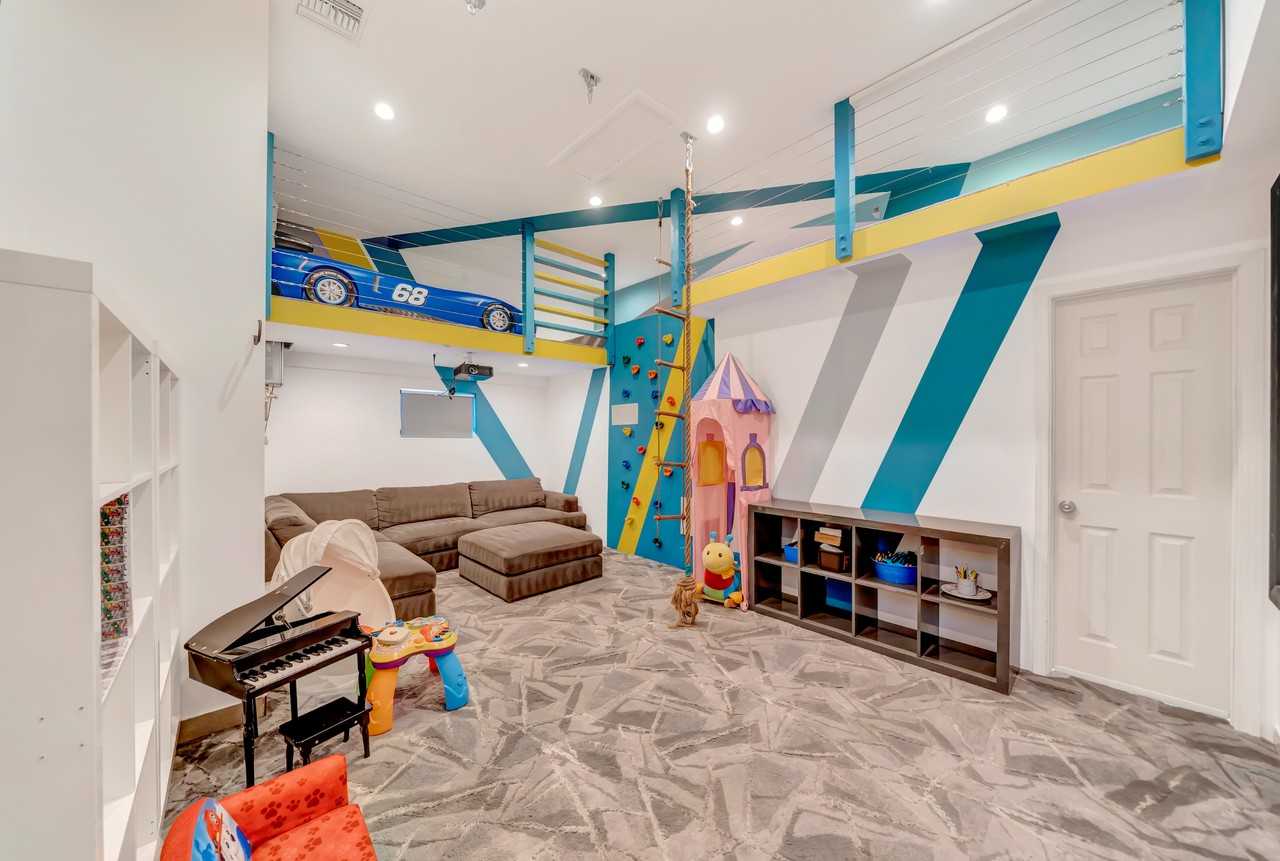 5815 Ranchito Ave #NA - Photo 4 of 20