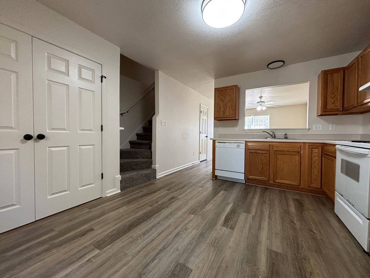 60 Rainbow Dr - Photo 6 of 15