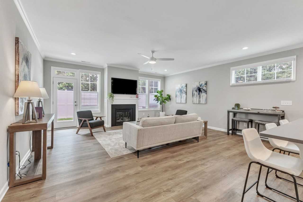 1720 Ballard Dr - Photo 5 of 38