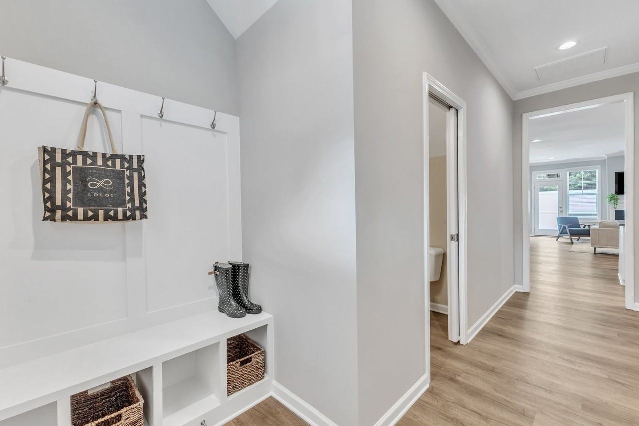 1720 Ballard Dr - Photo 6 of 38