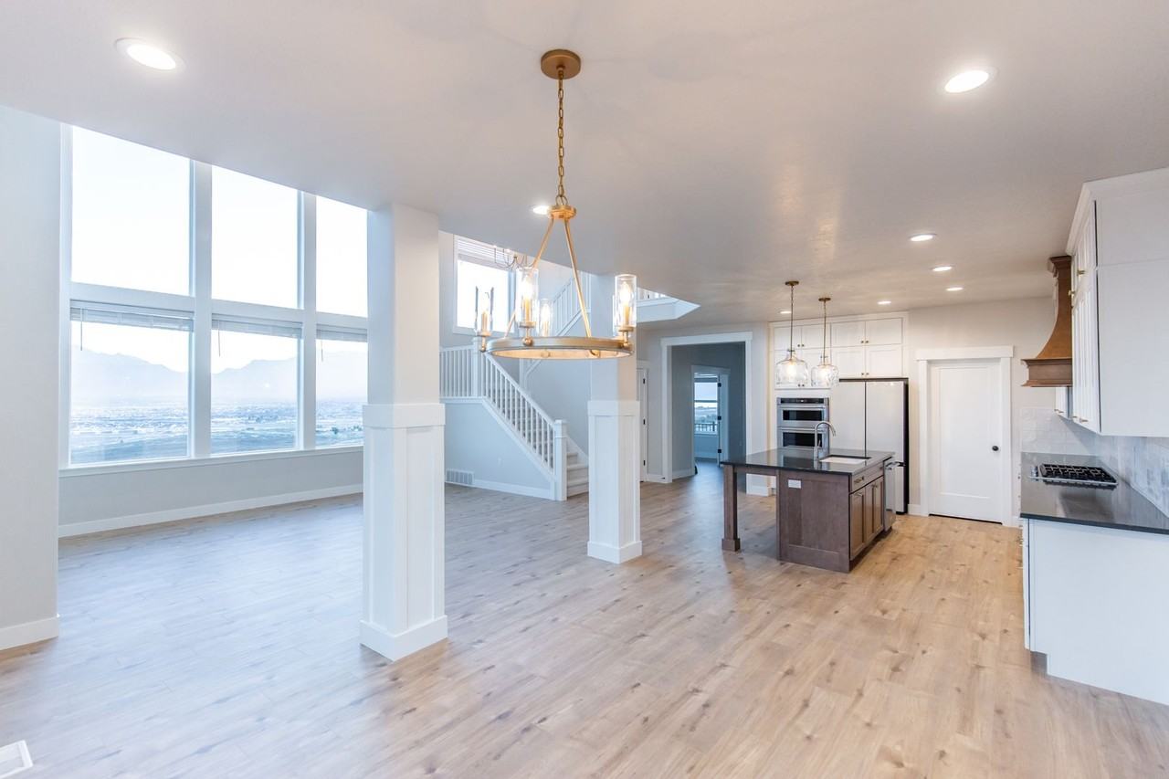 1148 N Highpass Dr - Photo 2 of 21