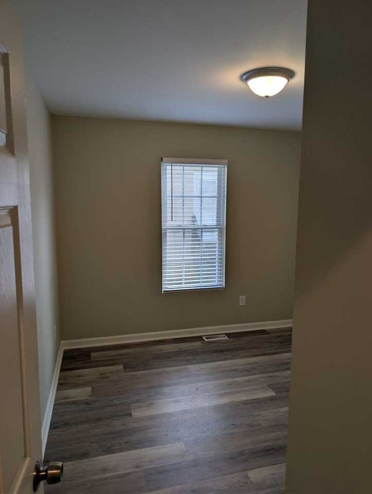 2711 Dearborn Dr - Photo 6 of 11