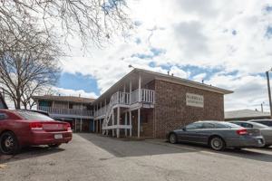 featured image of 3336 E Marshall St