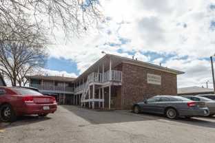 One Bedroom Apartments on Marshall! - Photo 1 of 1