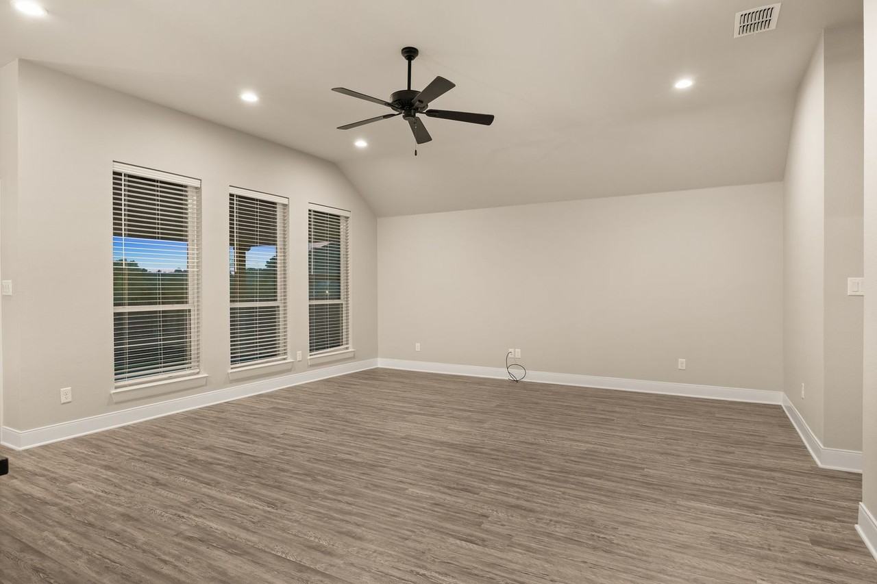 1640 Legacy Dr - Photo 7 of 25