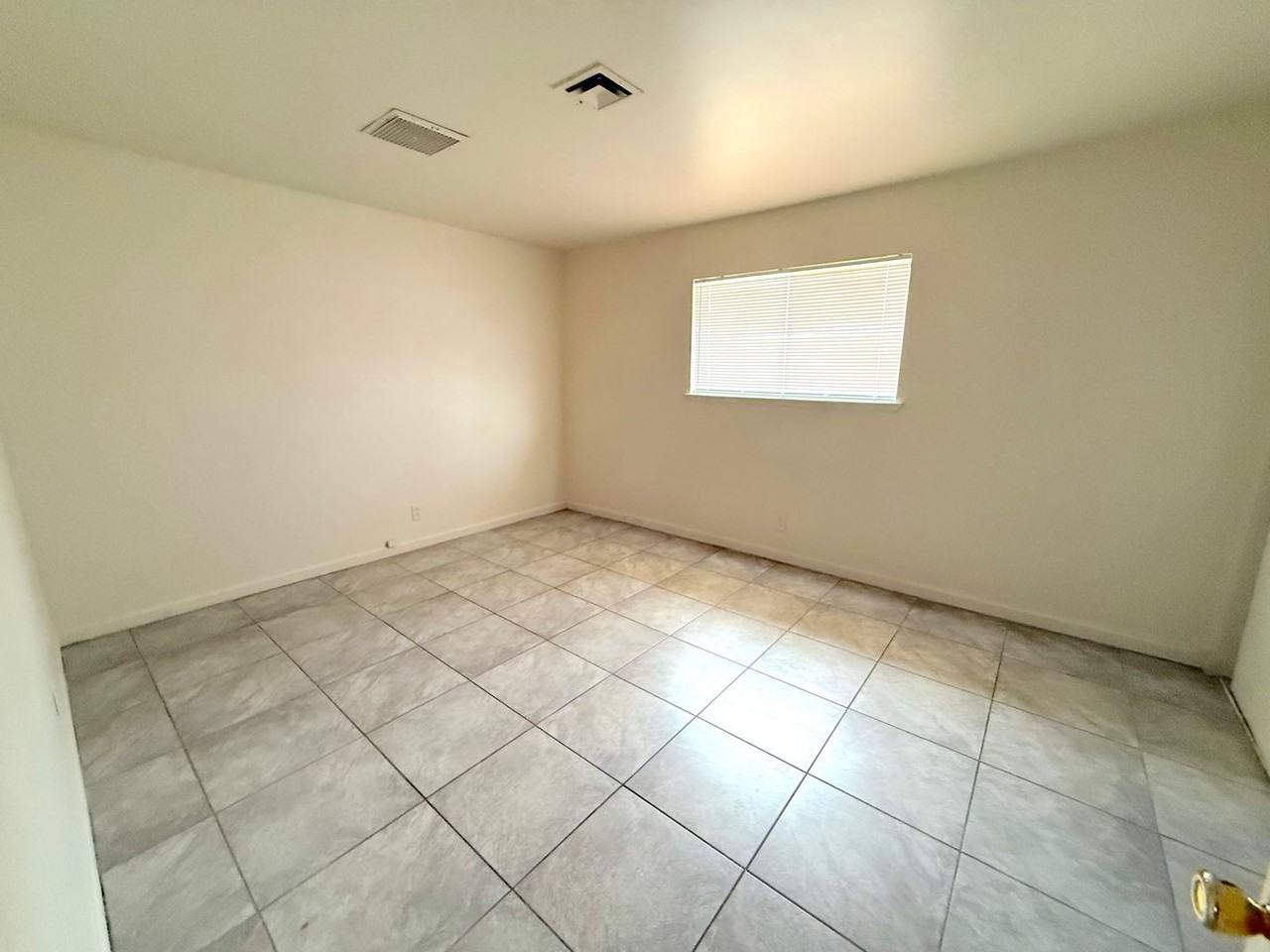 4523 Penmar Cir - Photo 7 of 14