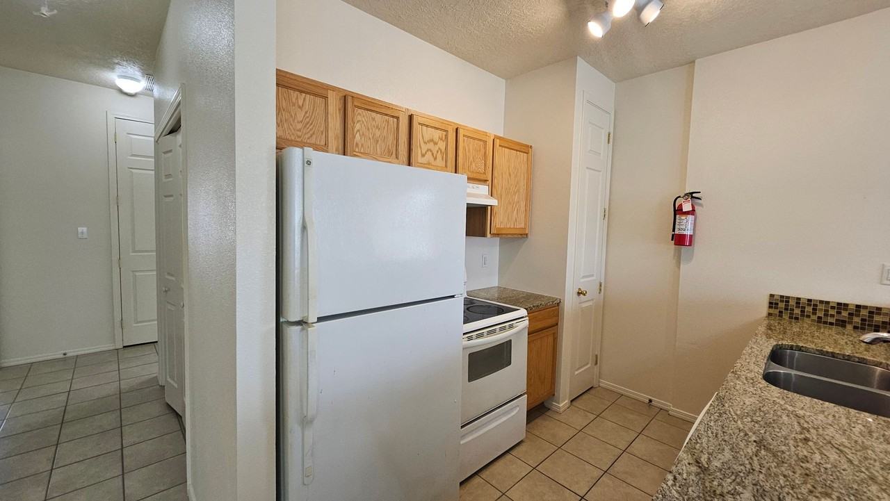 5401 Marble Ave Ne - Photo 7 of 22