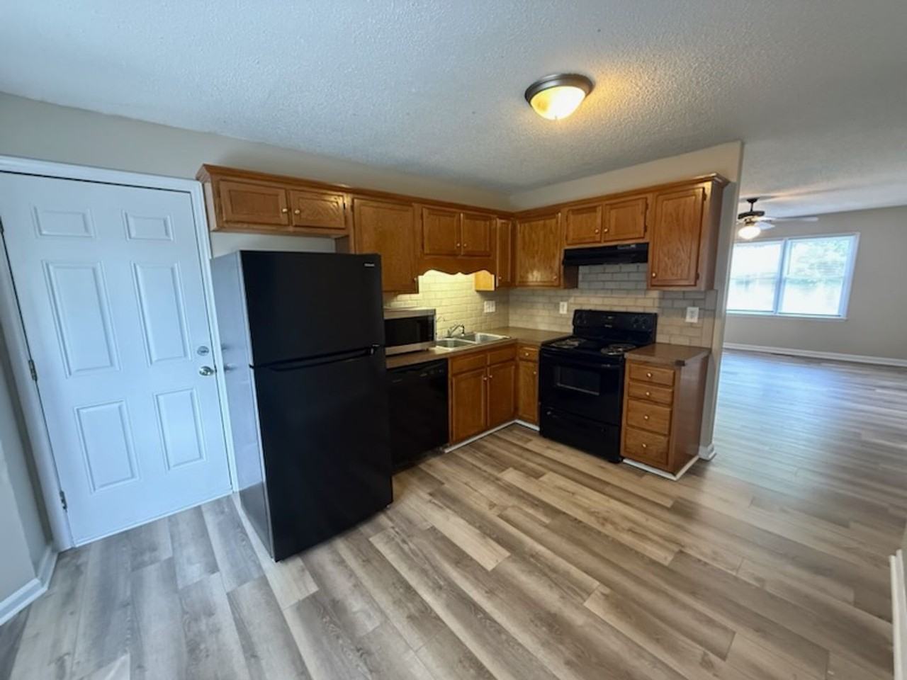 610 Woodland Cir - Photo 2 of 8