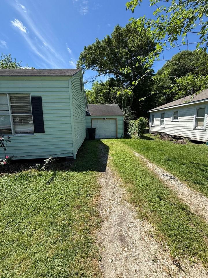 207 N 23rd St - Photo 6 of 6