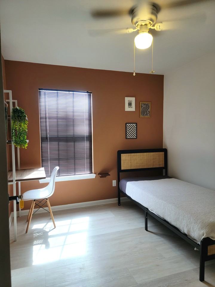 1621 Cove Landing Dr #NA - Photo 2 of 18