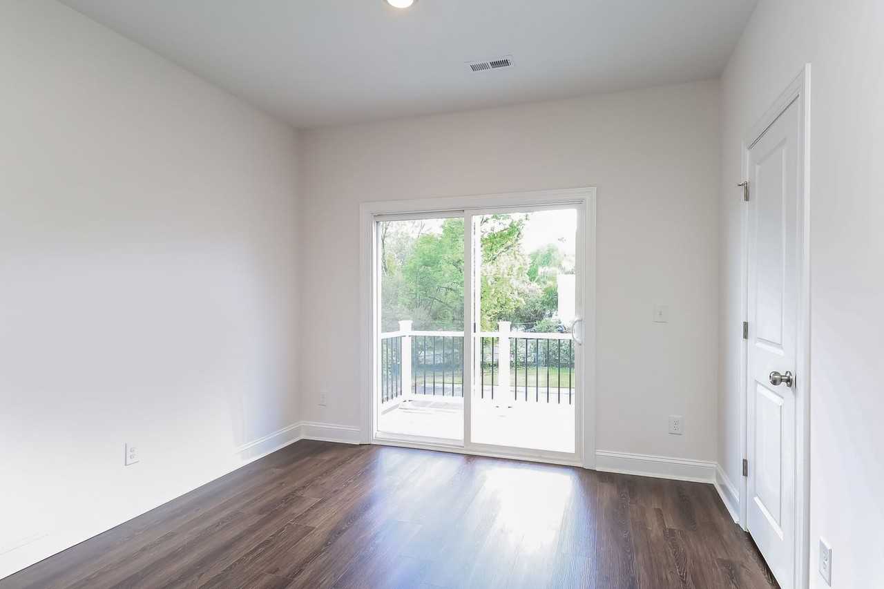 538 Beatties Ford Rd - Photo 6 of 14