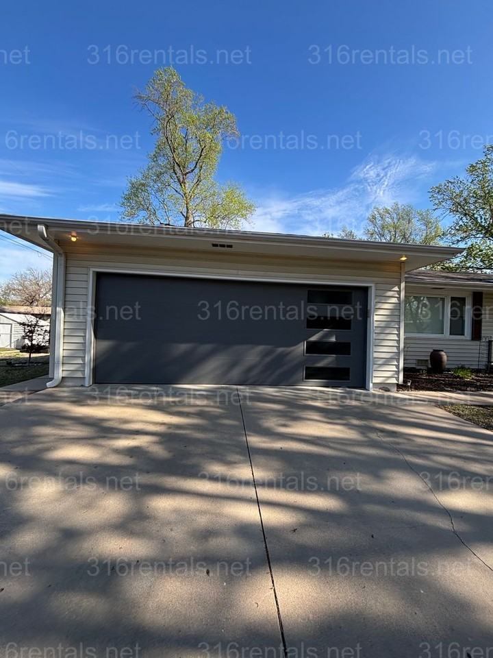 316 Random Rd - Photo 2 of 25