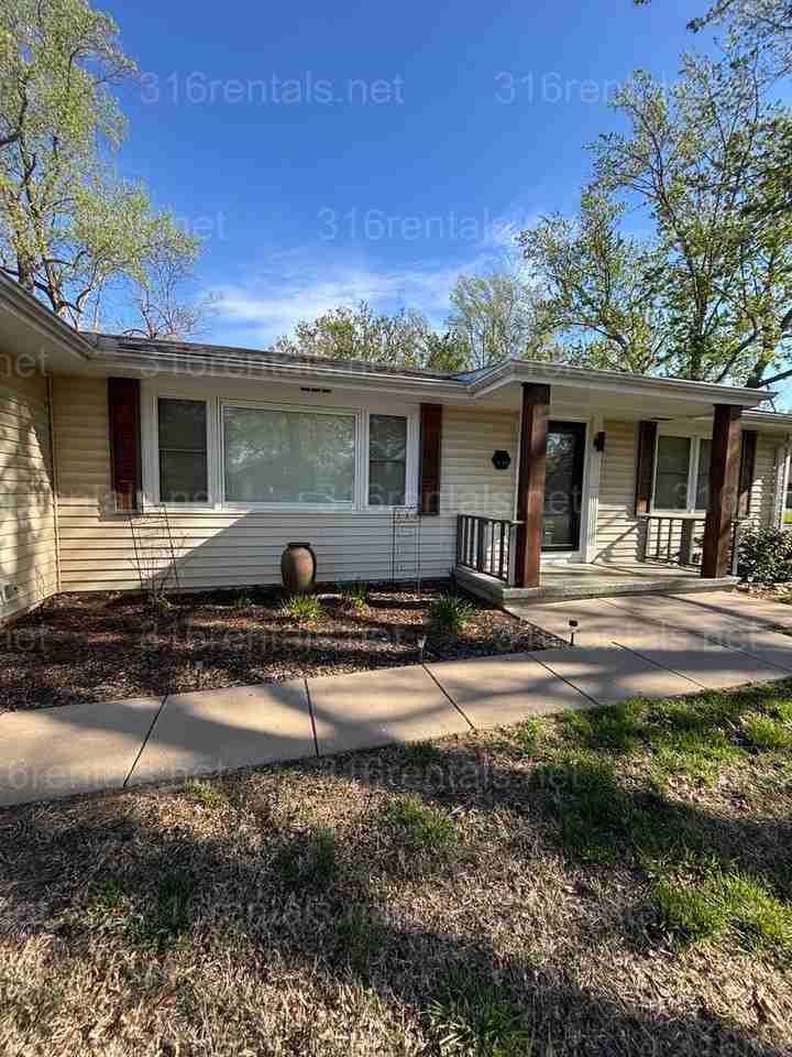 316 Random Rd - Photo 3 of 25