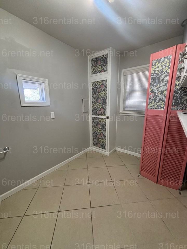 316 Random Rd - Photo 5 of 25