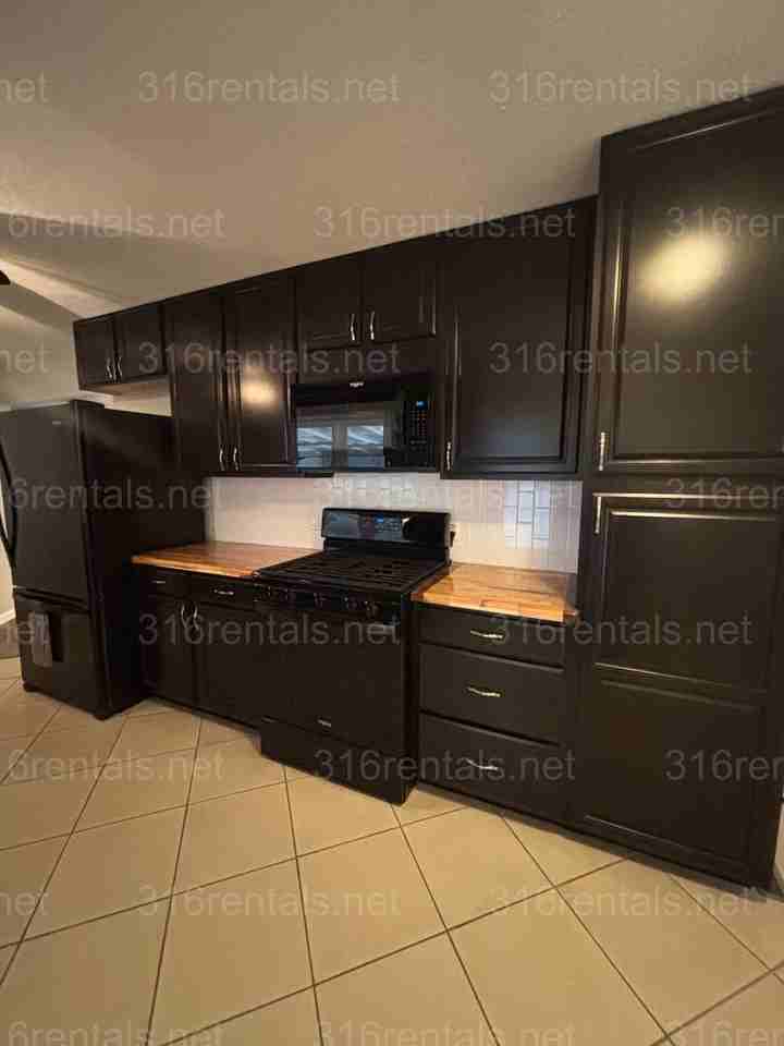 316 Random Rd - Photo 7 of 25