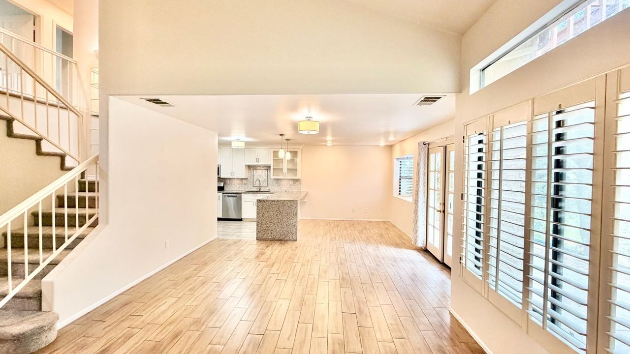 1718 Tecalote Dr #3 - Photo 4 of 50