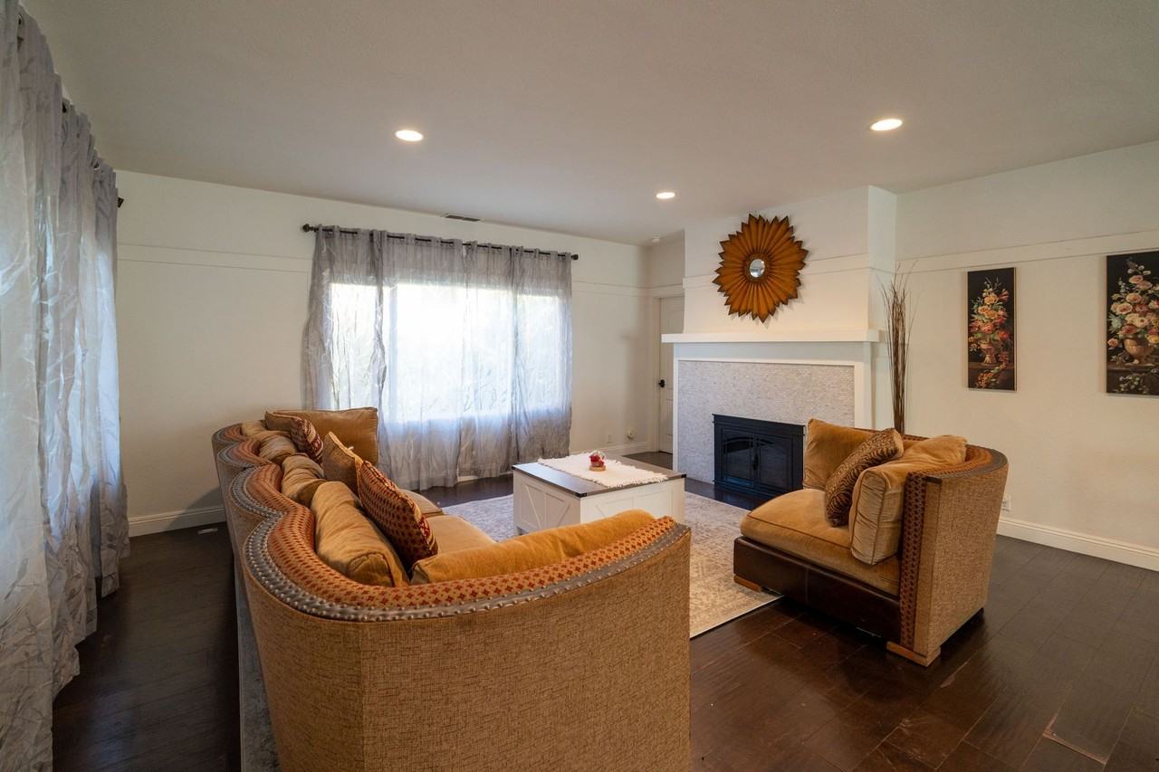 6407 Dix St - Photo 7 of 38