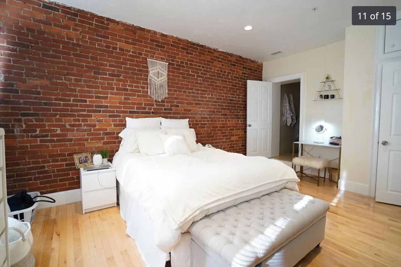 1204 Beacon St - Photo 6 of 15